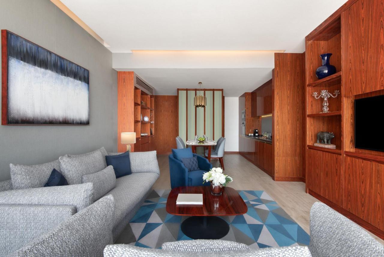 The Bentley Luxury Hotel & Suites Ντόχα Εξωτερικό φωτογραφία A suite at the hotel