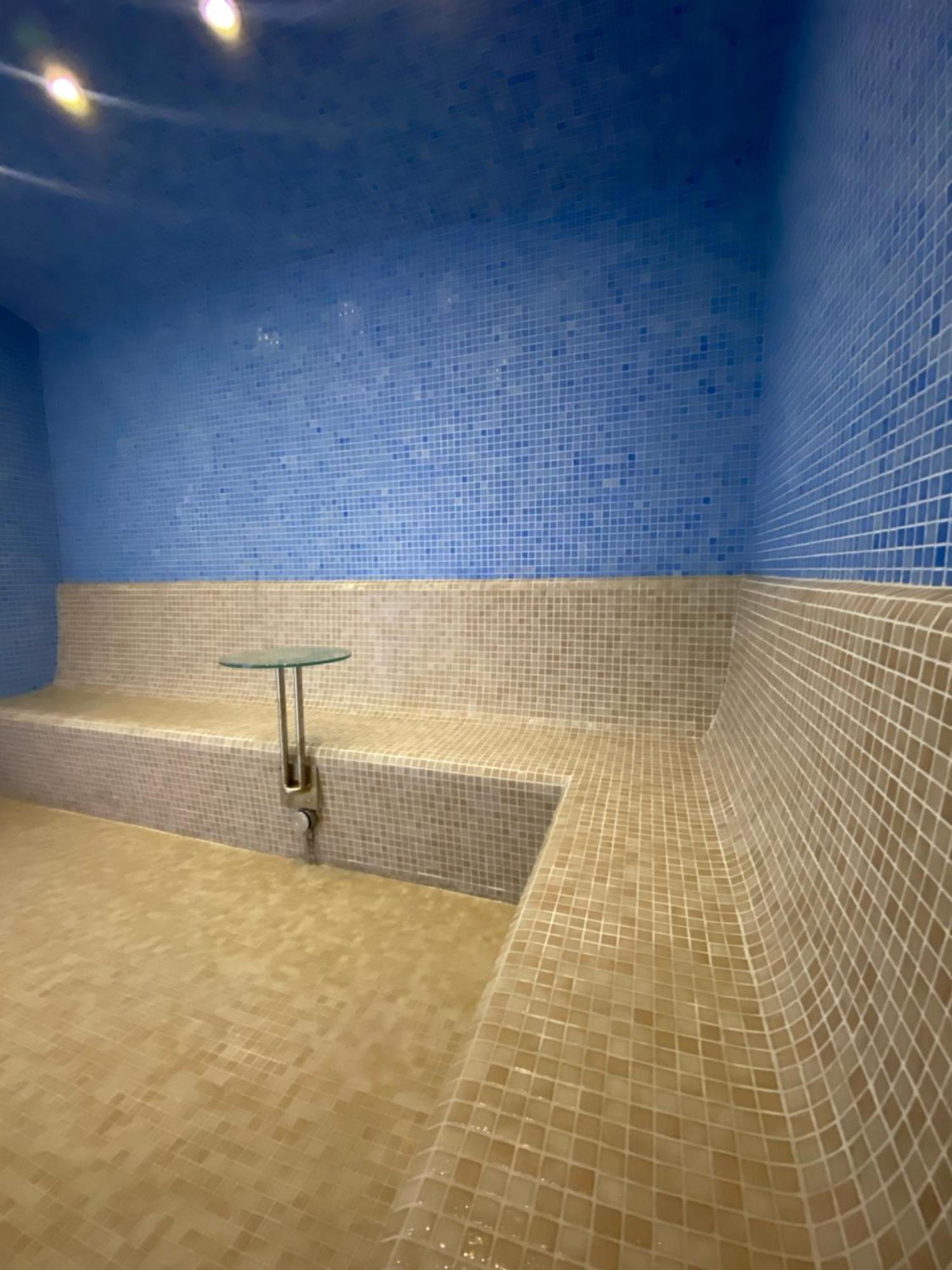 The Bentley Luxury Hotel & Suites Ντόχα Εξωτερικό φωτογραφία A Turkish bath
